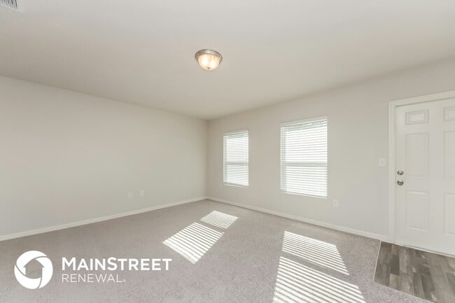 Photo - 230 Hyacinth Ct