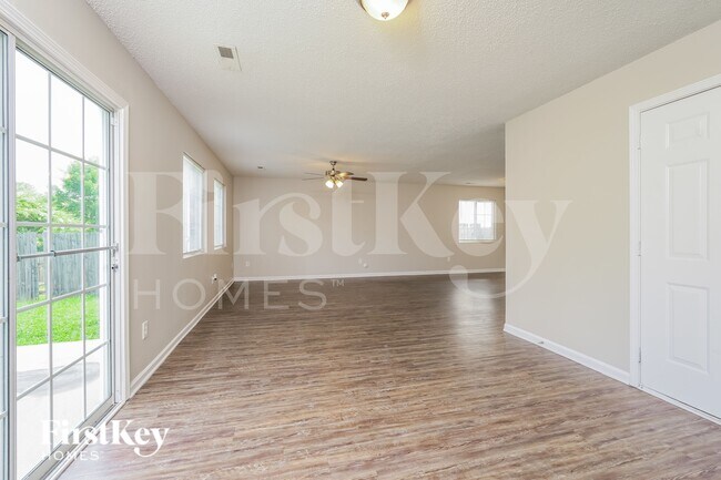 3737 Eskdale Dr