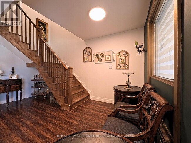 Photo - 94 Meighen Ave
