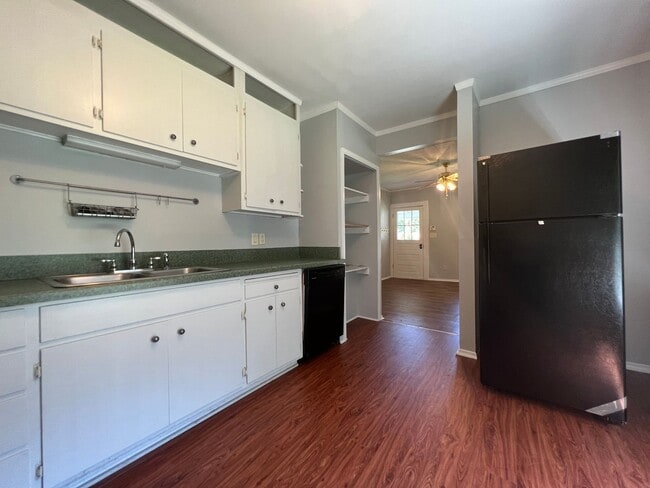 Photo - 363 Pine St