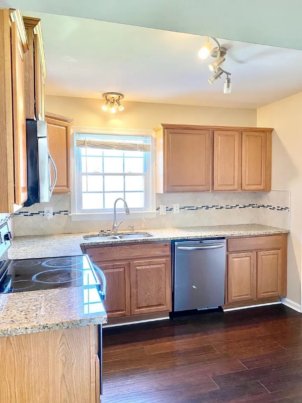 Photo - 14 Rendon Dr