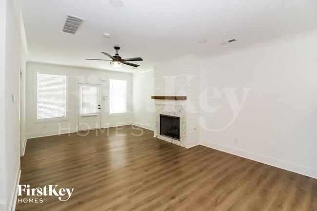 Photo - 4979 Wilburn Ave