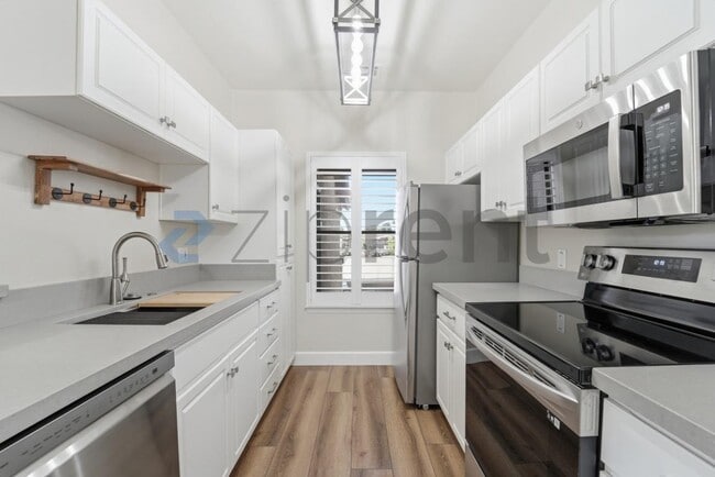 Photo - 9600 N 96th St