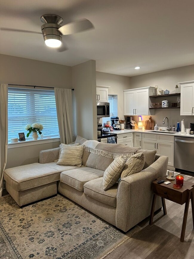 115 Elm Ave SW