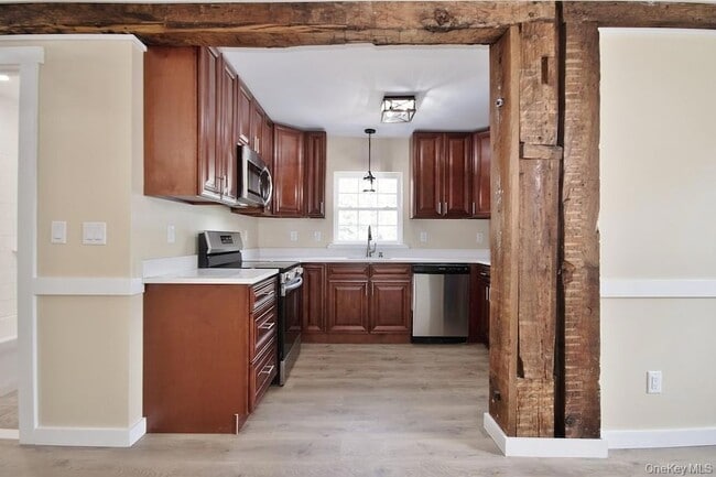 Photo - 162 Rockland Rd