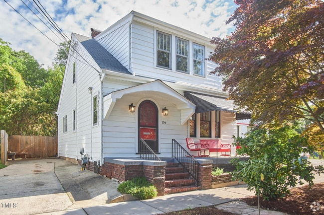 Building Photo - 104 W Trinity Ave Rental