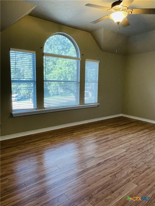 6 Kirkwood Ct