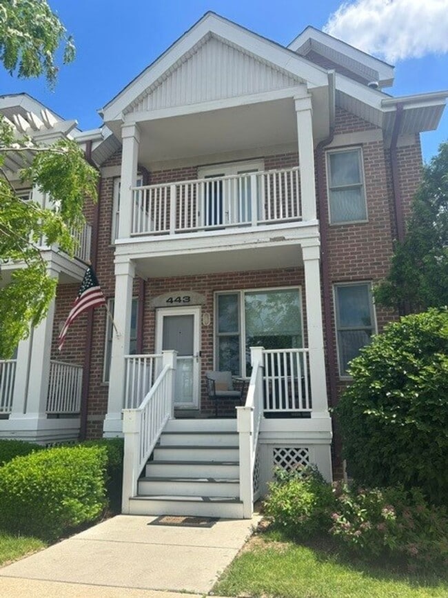 Building Photo - Beautiful 3 bedroom townhome in Harbor Park! More Photos Coming Soon