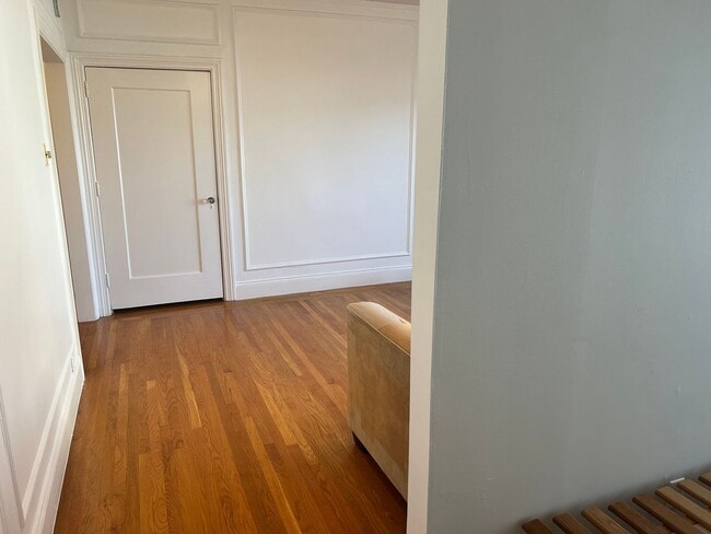 Photo - Russian Hill Large Studio Condo! Unit 6
