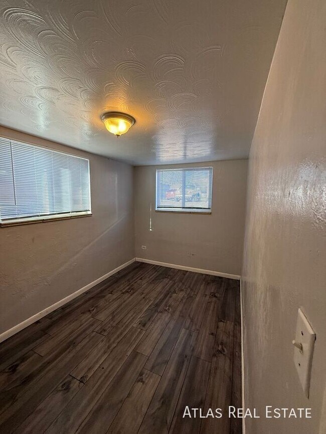 Photo - 5430 W 3rd Pl Unit 04