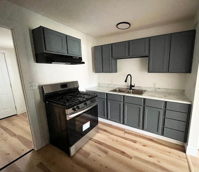 Cobb Duplex - Cobb Duplex Apartment
