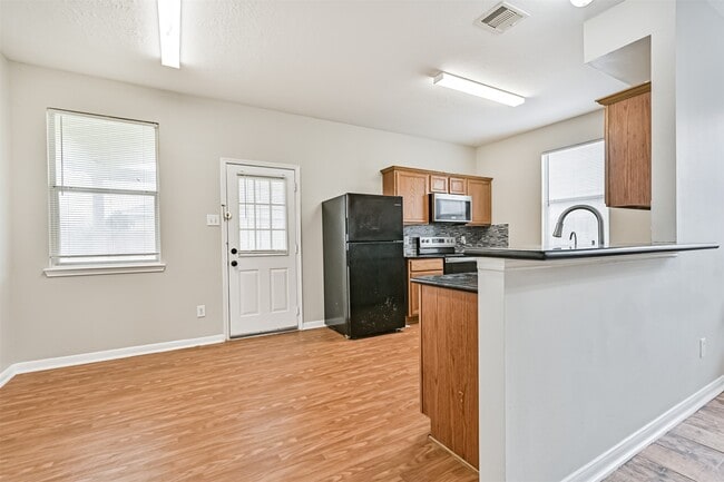 Photo - 4714 Montclair Hill Ln