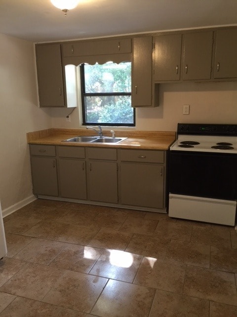 Photo - 2 Bed 1 Bath Home | Carport | Pet Friendly with Fenced Yard | Washer Dryer Hook Ups | Section 8 W...