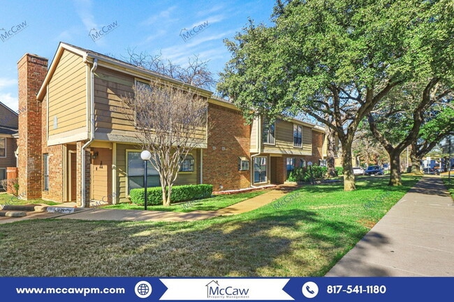 Building Photo - 2101 Park Willow Ln Unit B