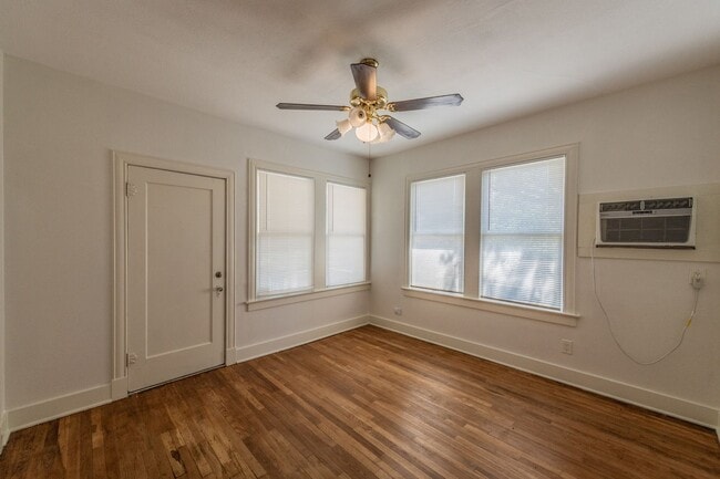 Photo - 112 E Norwood Ct Unit 02