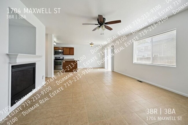 Photo - 1704 Maxwell St