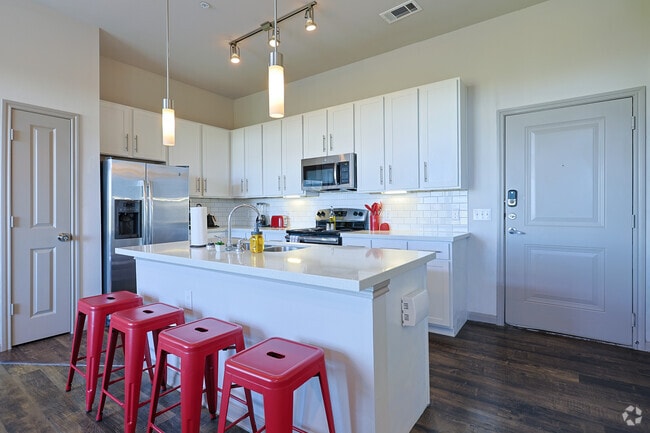1BR, 1BA - 993SF