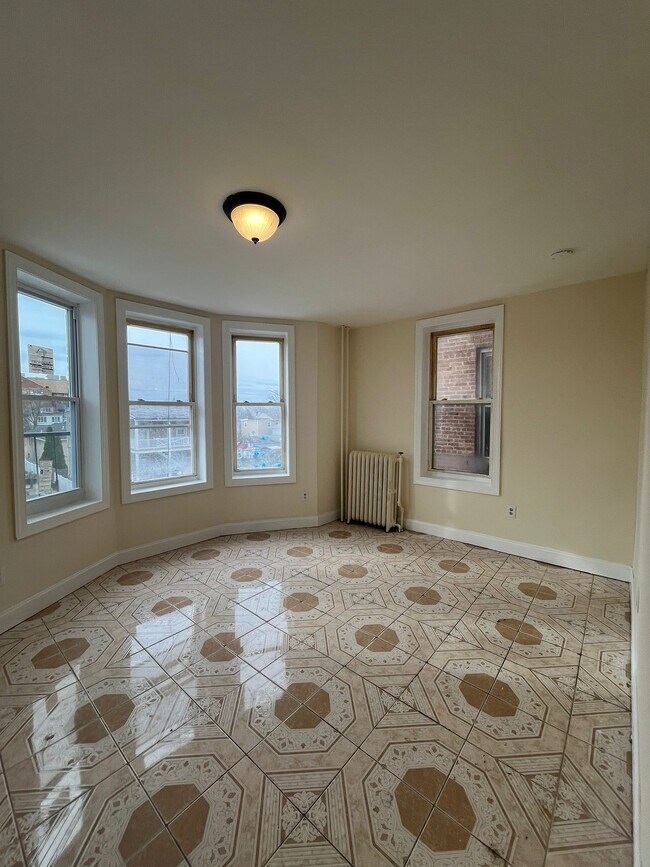 Photo - 93 W 33rd St Unit C6