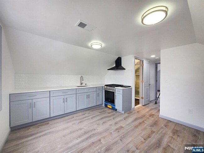 Photo - 170 Sunset Ave