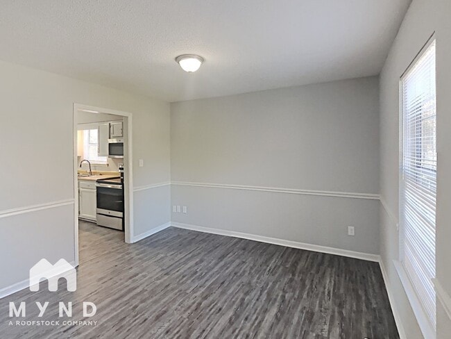 Photo - 915 Horton Rd