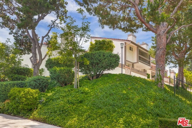 Photo - 17140 Palisades Cir