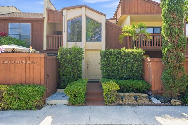 Building Photo - 6704 SW 114th Pl