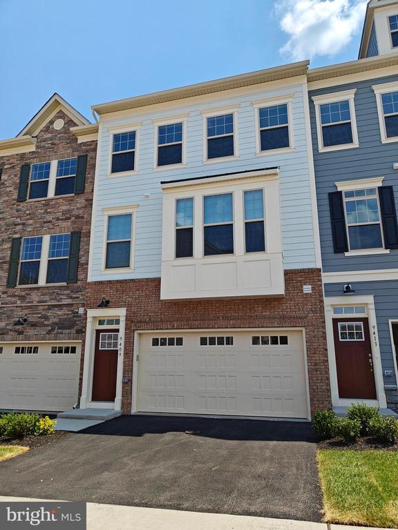 Photo - 9409 Barnes Lp Townhome