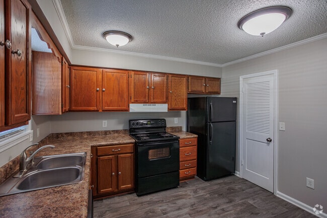 2BR, 1.5BA - 1100SF - Kitchen