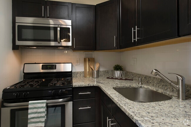 Building Photo - 277 Saint Paul St Rental