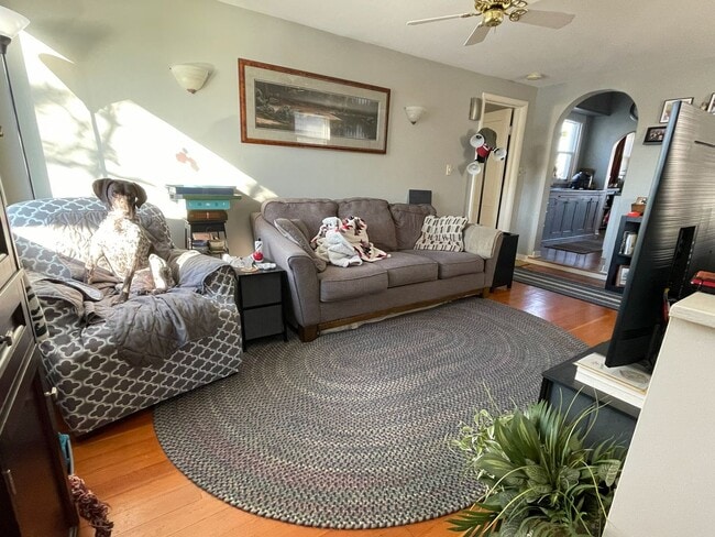 Photo - 1 Bed, 1 Bath Home on Silver Lake Available For Rent