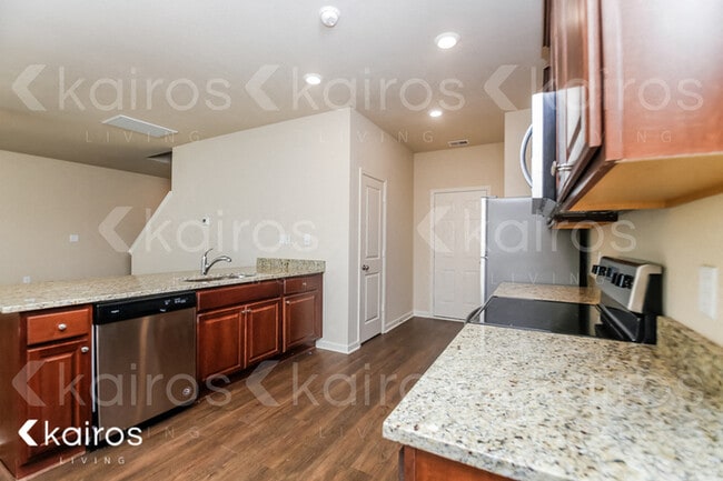 Photo - 1052 Pilgrim Ln