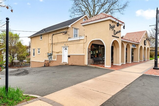 Building Photo - 98 S Main St Unit 98