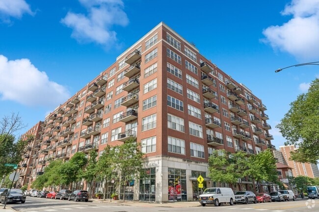 Building Photo - 6 S Laflin St Rental