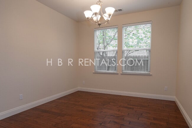 Photo - MANTECA RENTAL 4 BEDROOM OUTDOOR PIZZA OVEN in beautiful rear yard