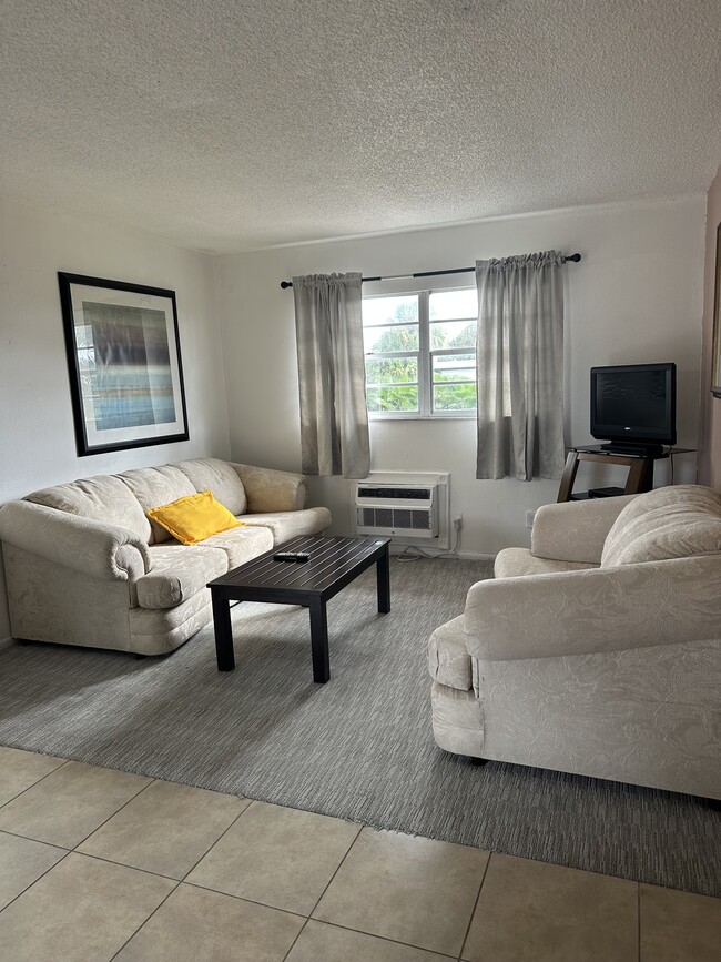 Living - Ocean Shore Villa