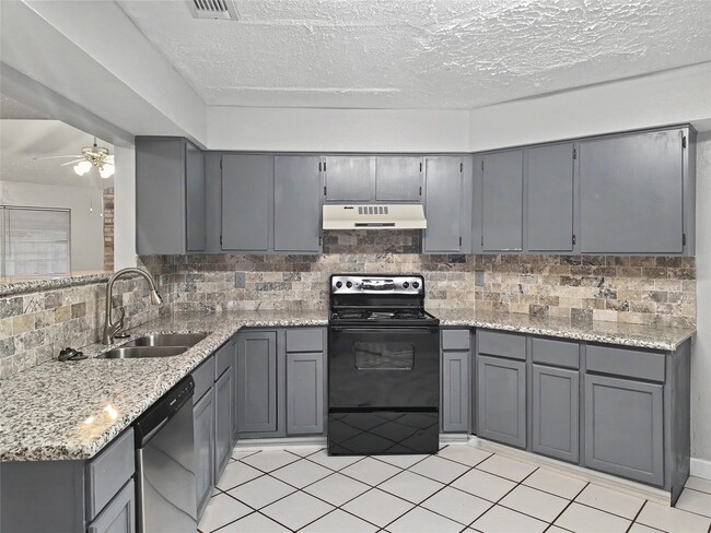 Photo - 4211 Falcon Meadow Dr