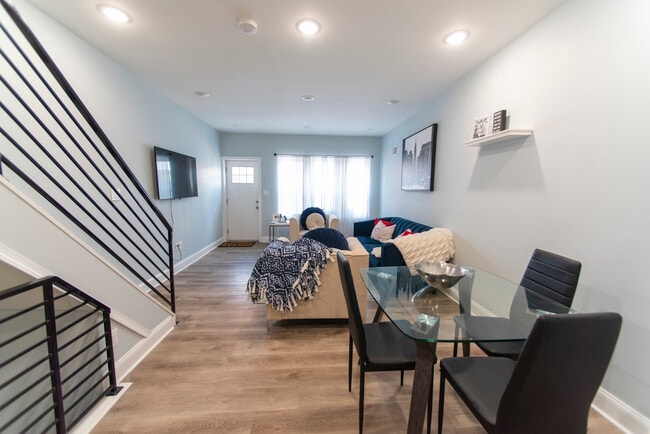 2009 S Opal St