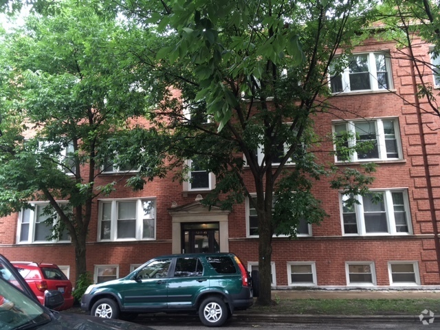 Building Photo - 5245 N Winchester Ave Rental