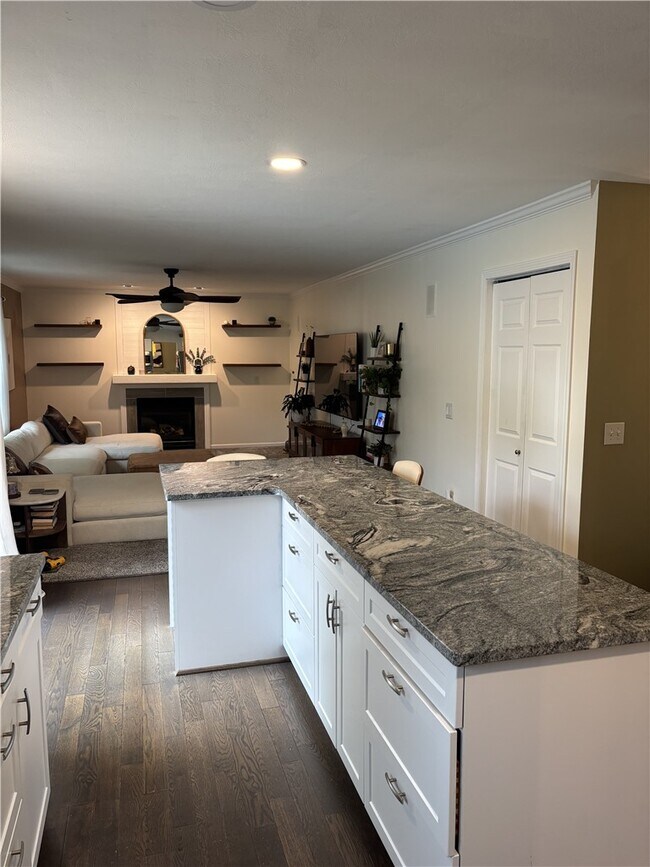 Photo - 390 Everwild Ln