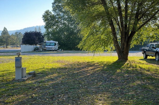 Photo - 85 Canoe Cp Lp