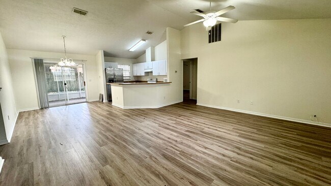 Photo - Spacious Home in great SW Location!