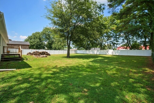 Photo - 106 Napier Dr