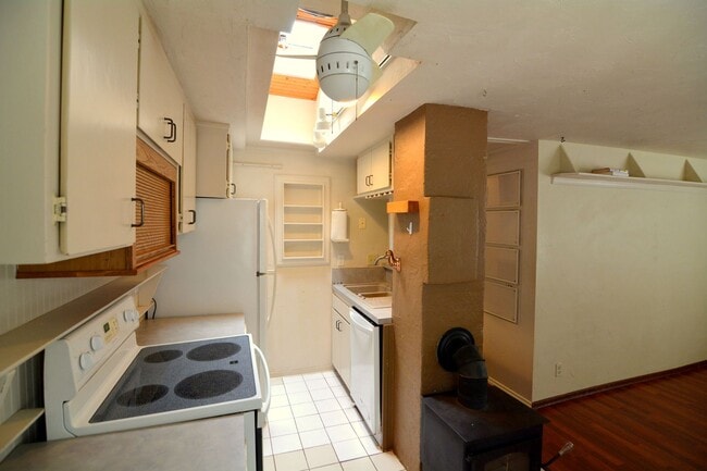 Photo - Shoreline 3 bedroom/1 bath