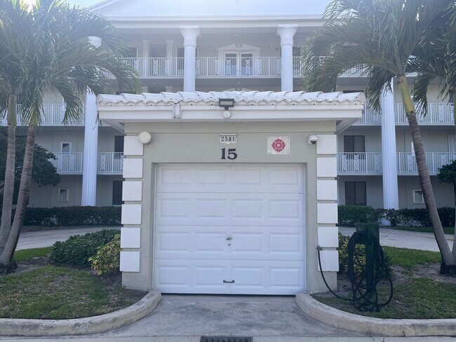 Photo - 2581 Village Blvd Unidad 205