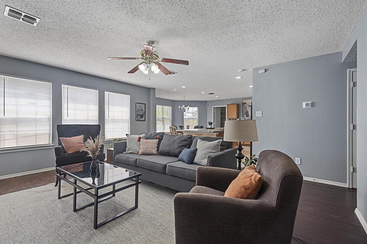 Photo - 2310 Mainsail Ln