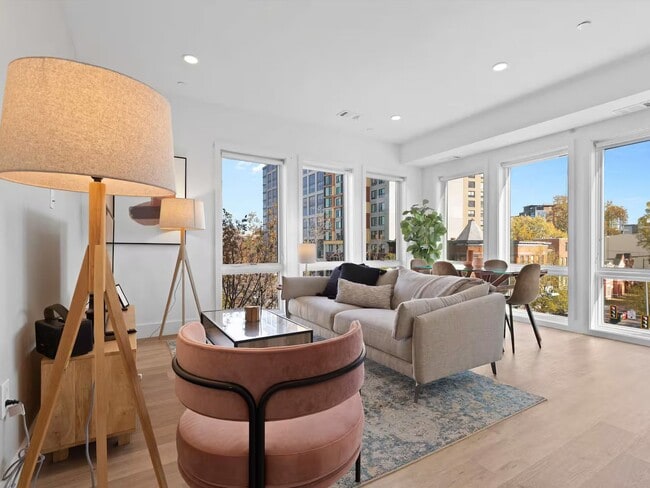 Photo - 14 P St NW Unidad 401