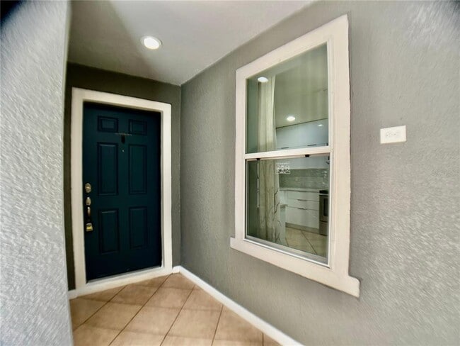 Photo - 1053 Chalcedony St