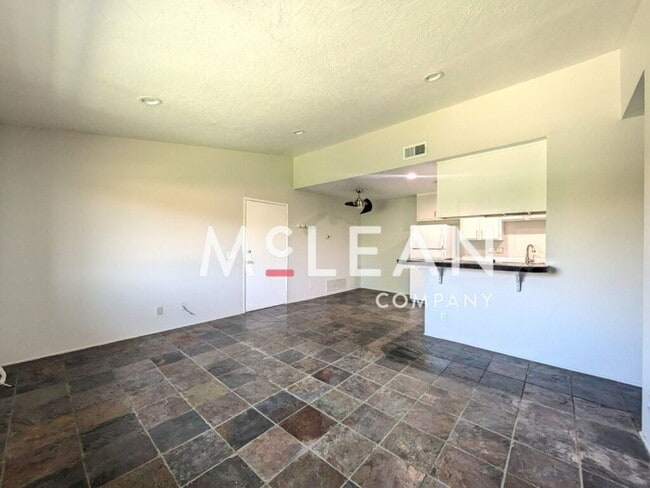 Stylish 2-Bedroom Condo with Stunning View... - Stylish 2-Bedroom Condo with Stunning View...