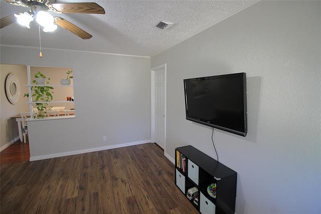 Photo - 505 College St