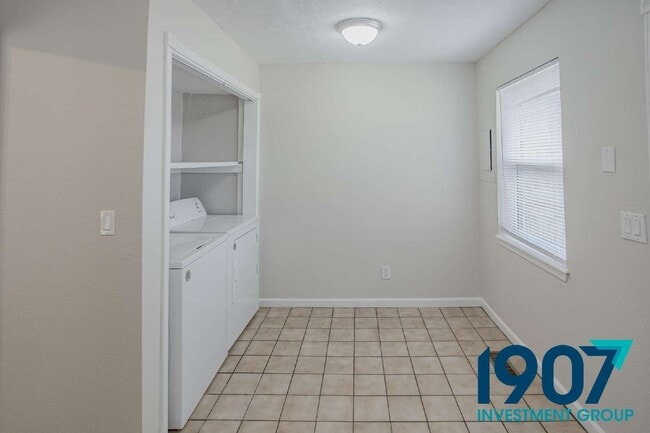 Photo - 1247 W Huntington Way Unit A